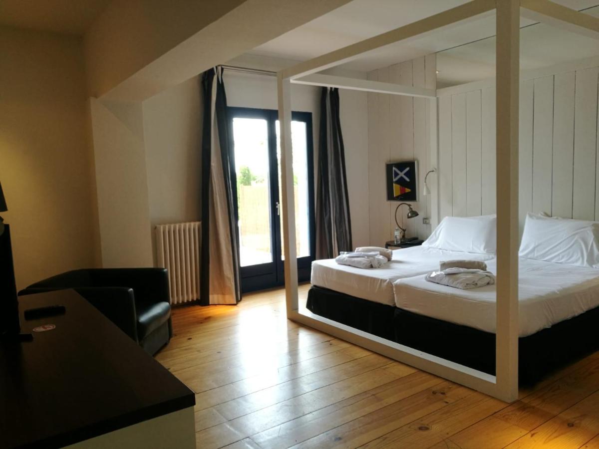Hotel Trias Palamos Luaran gambar