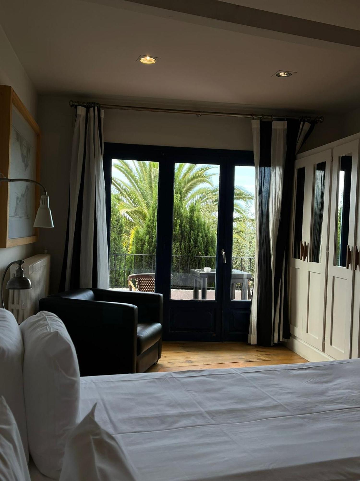 Hotel Trias Palamos Luaran gambar