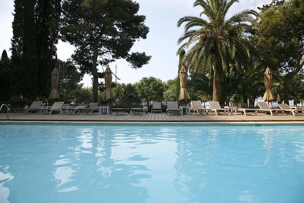 Hotel Trias Palamos Luaran gambar